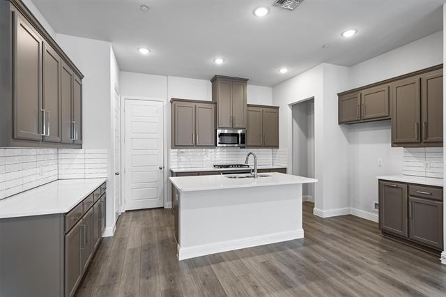 Photo - 4929 Barcelona Ave