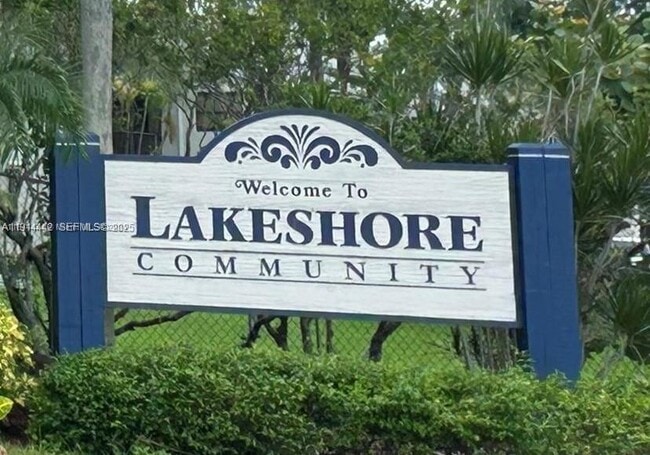 Building Photo - 1080 N Franklin Ave Unit 1080J