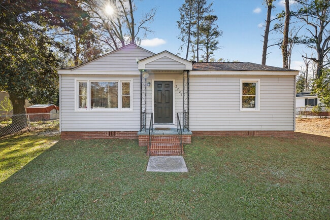 Photo - 2221 Woodward Ave