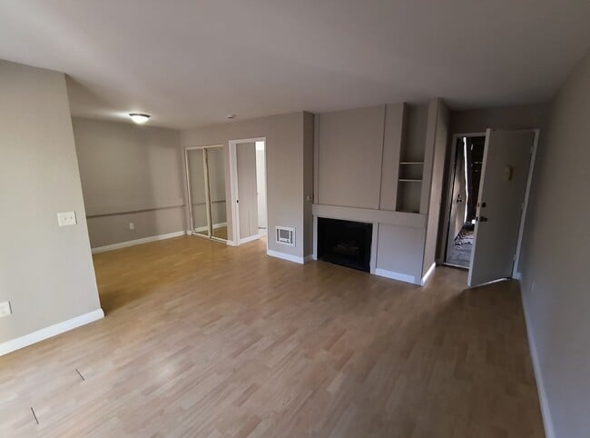 Photo - Lower Unit In Scripps Woods Unit 71