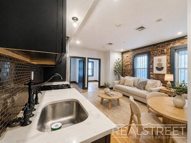 Photo - 1322 Prospect Pl Unit 1B