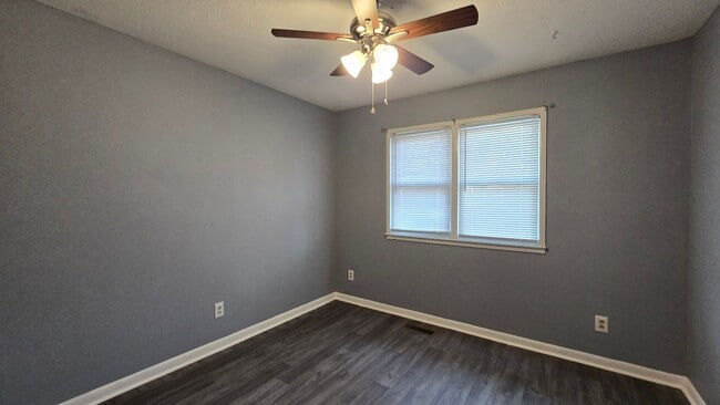 Photo - 7132 Ashwood Cir