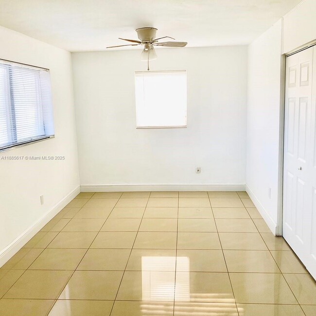 Photo - 1025 SE 15th St Unidad 9D