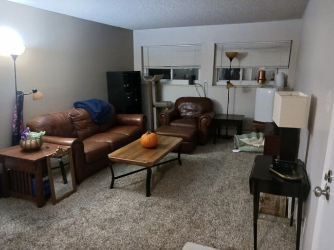 Photo - 451 Golden Cir Unidad 112 - Bedroom 1