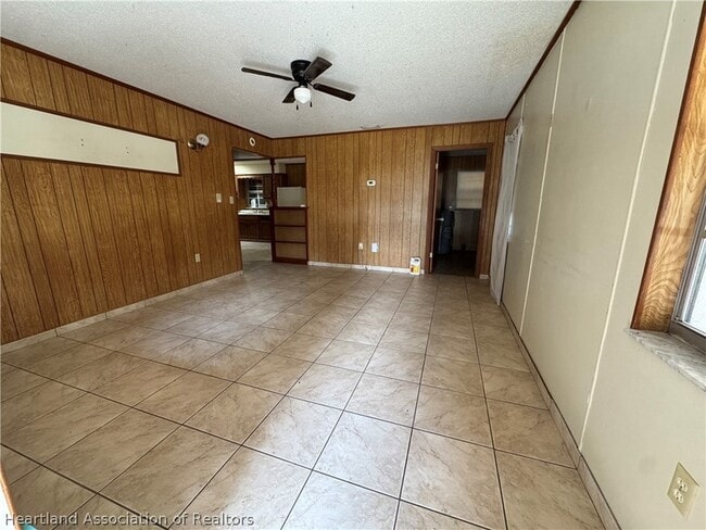 Photo - 307 N Lake Reedy Blvd