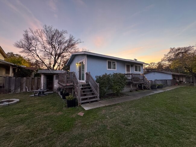 Photo - 3700 Lakeshore Blvd Unit B