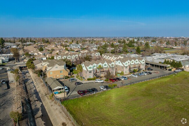 Contexto aéreo - Magpie Creek Condominiums