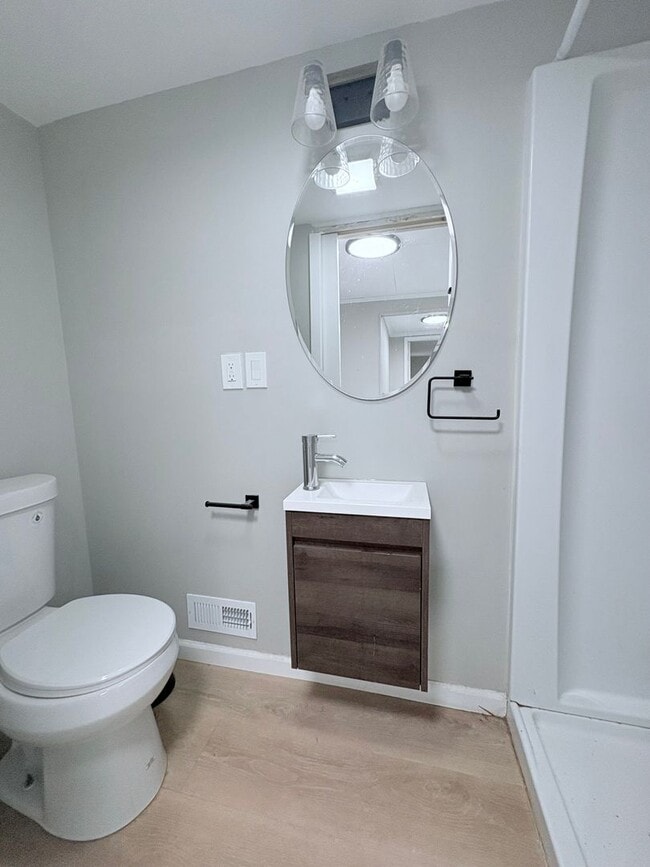 Photo - Charming 4 beds 3 baths in Reynoldsbug!