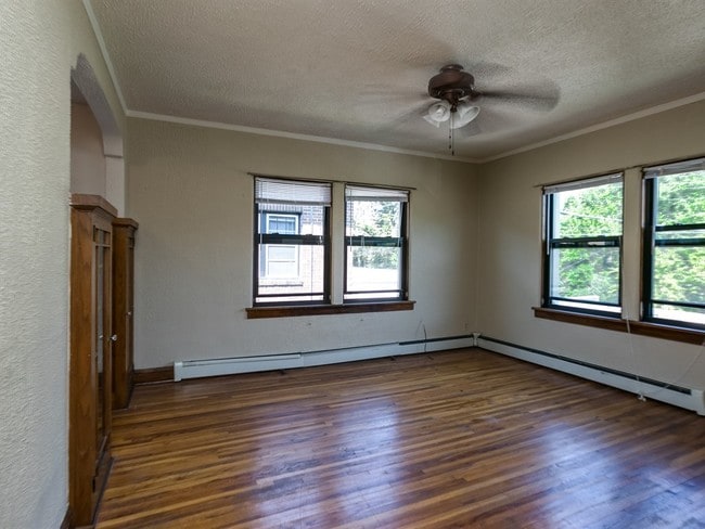 Photo - 995 Grand Ave