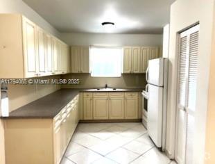 Building Photo - 181 NW 47th Ave Unit 24 Rental