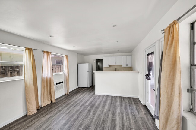 Photo - 132 E Central Blvd Unidad #2