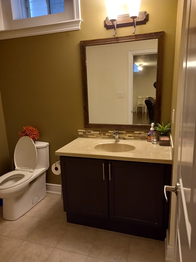 Photo - 207 Canyon Hill Av