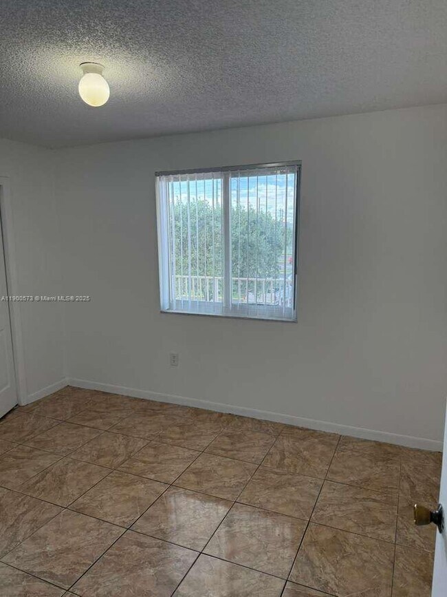 Photo - 7000 NW 186th St Unidad 4-226