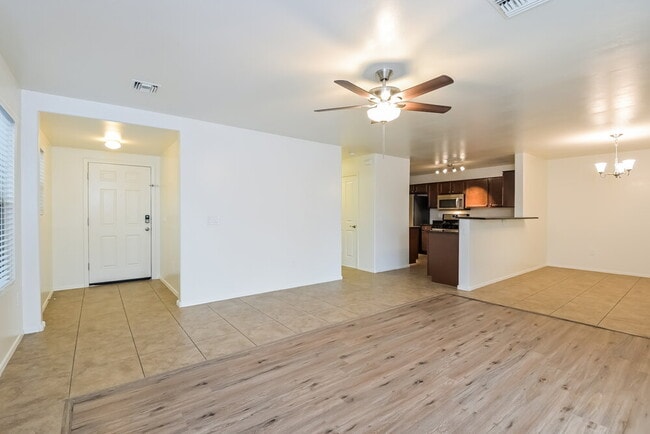 Photo - 933 W Calle Arroyo Norte