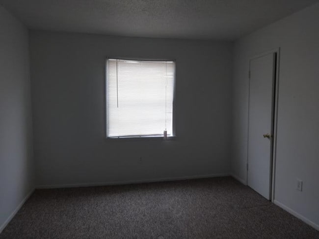 Photo - Emerson Gardens