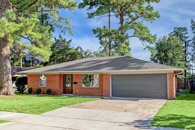 Photo - 8331 Waterbury Dr