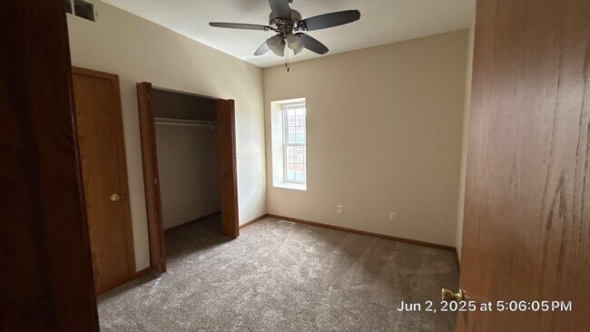 Photo - 512 Moen Ave