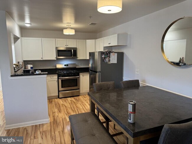 Photo - 45482 Westmeath Way Apartamento Unidad H31