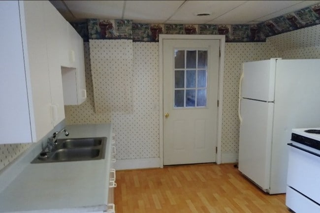 Building Photo - 169 Water St Unit 1