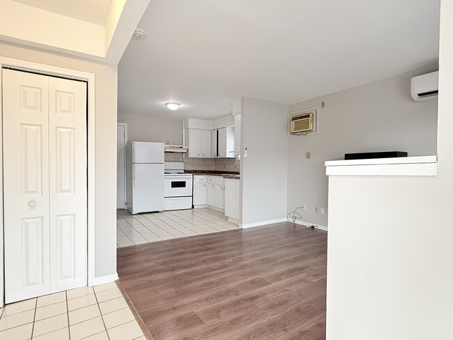 Photo - 2403 Pillette Rd