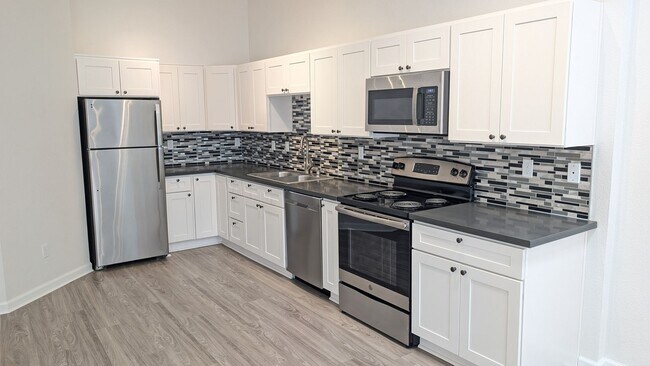 2405 Pacific Ave Unit 204