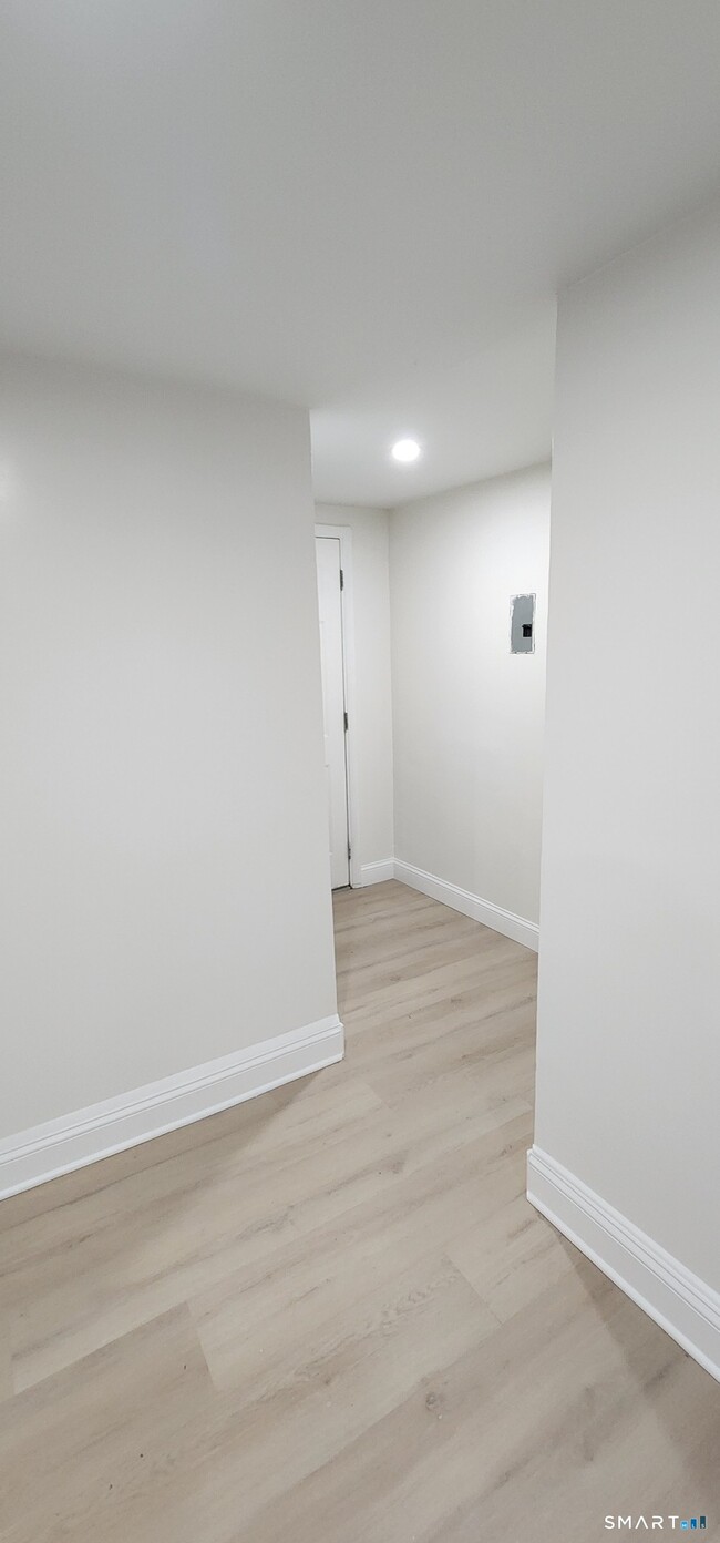 Photo - 1655 Iranistan Ave