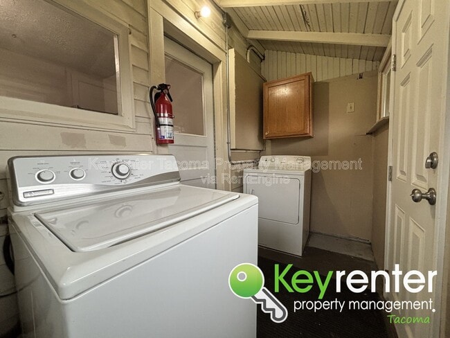 Photo - 814 S Oakes St