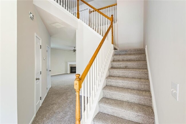 Photo - 34 Persian Ivy Way