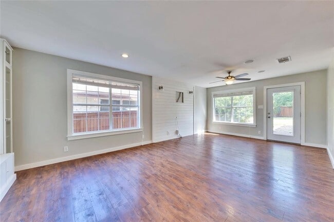 Photo - 3317 Dalton St