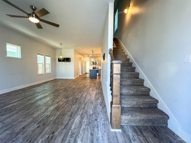 Photo - 949 W Gregory St