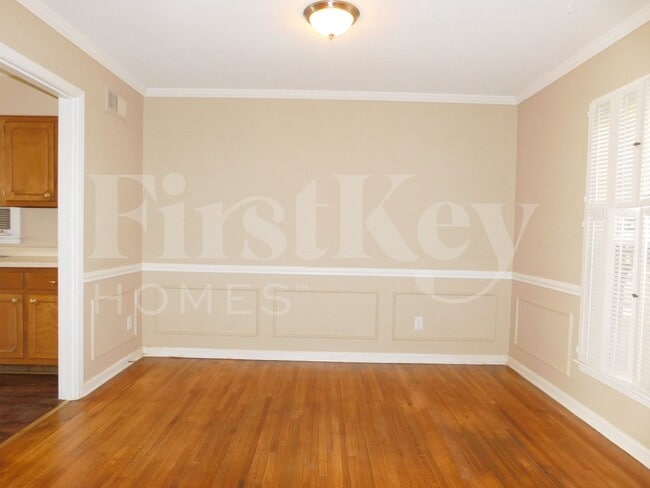 Photo - 6135 Haddington Dr