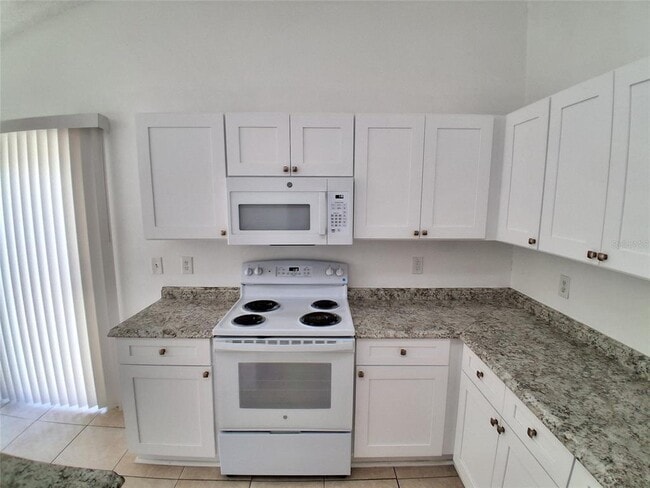 2835 Palm Isle Wy