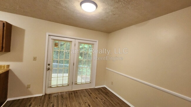 Photo - 2326 Highpoint Rd
