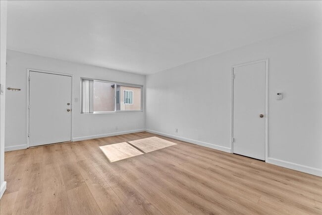 Photo - 4932 Lennox Blvd Unidad 01