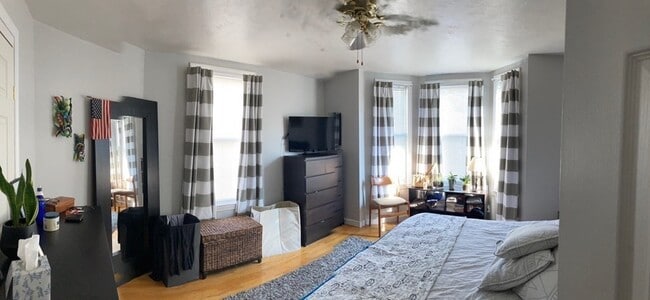 Photo - 686 E 7th St Unidad 2