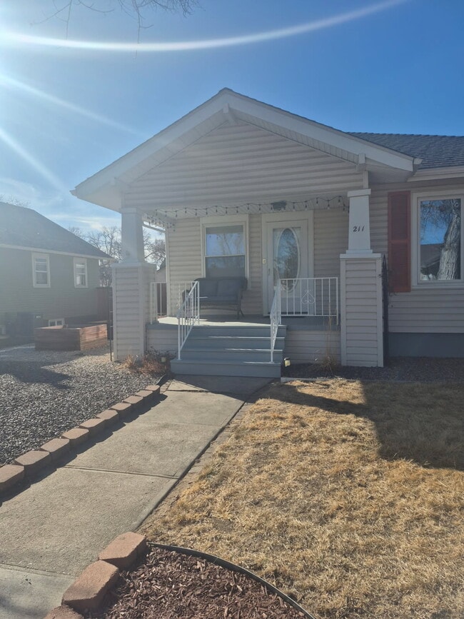 Photo - 211 S 6th Ave