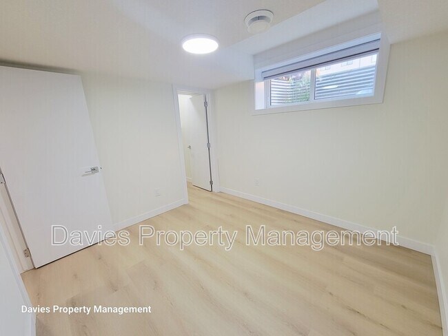 Photo - 4677-4177 177 Ave NW