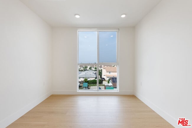 Photo - 8561 Belmont St Unidad 6