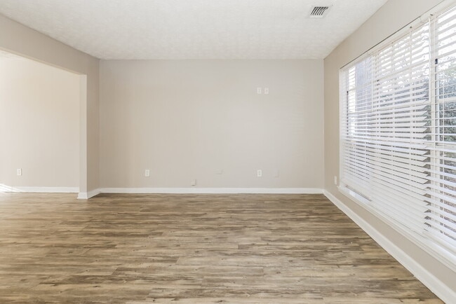 Photo - 1341 Birdsong Ln