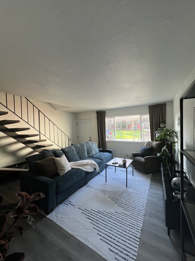 Photo - 750 Sheridan St