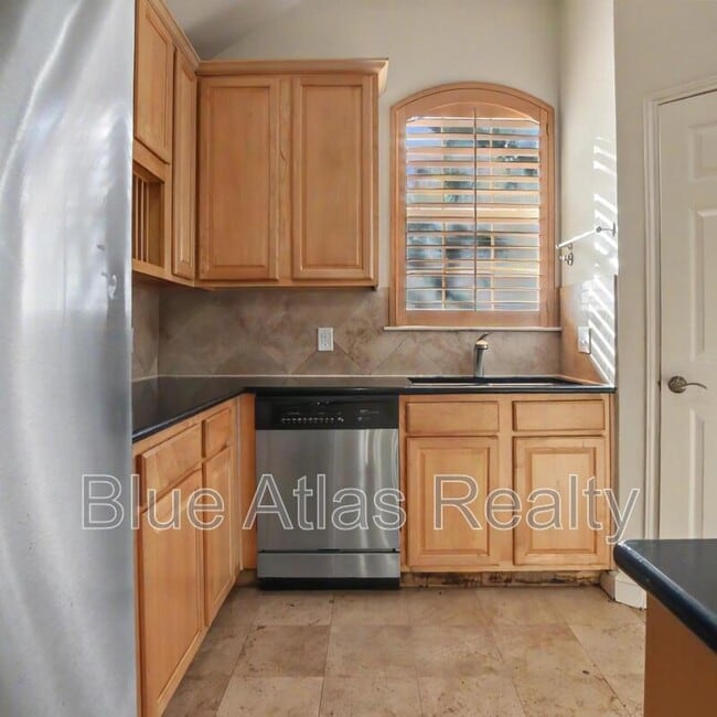 Photo - 4905 Canberra Ln