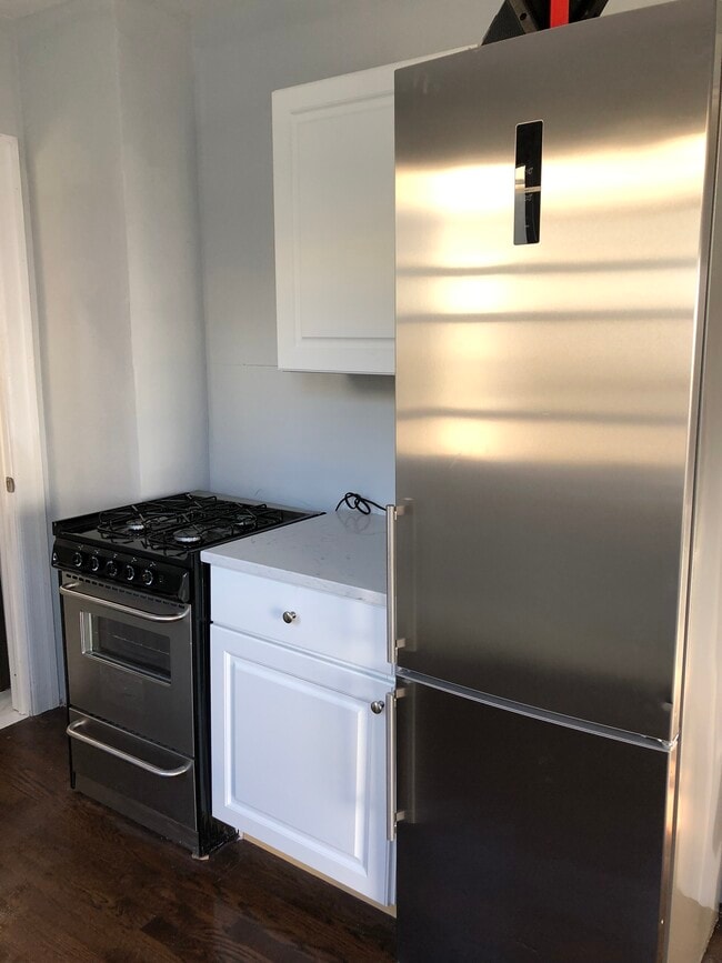 Photo - 83 Bloomfield Ave Unidad 1