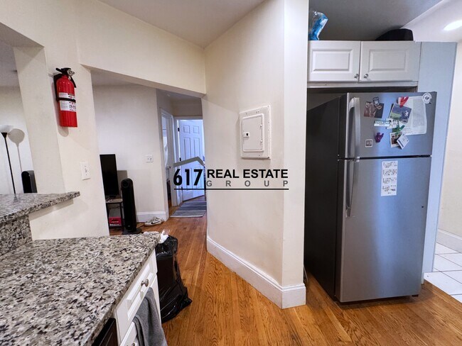 Photo - 56 Egmont St Unit 3