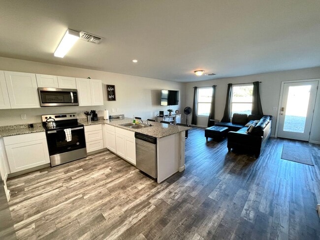 Photo - New 4 Bedroom Home in Bullhead City! AVAIL...