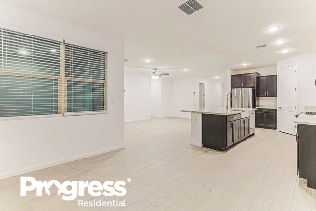 Photo - 4576 W Hannah St