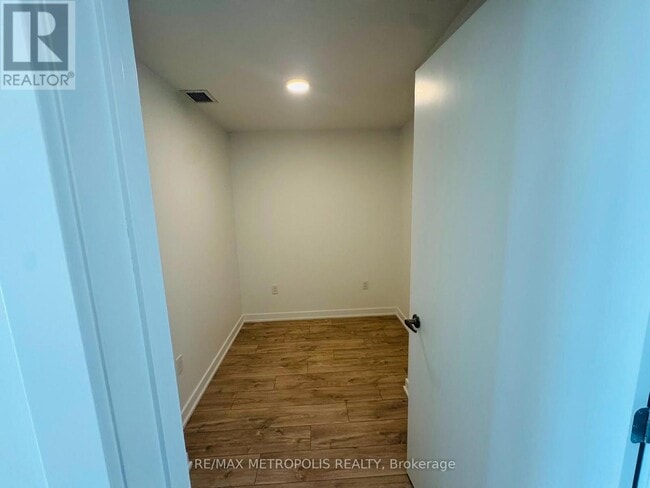 Photo - 740 Whitlock Ave Unit 109