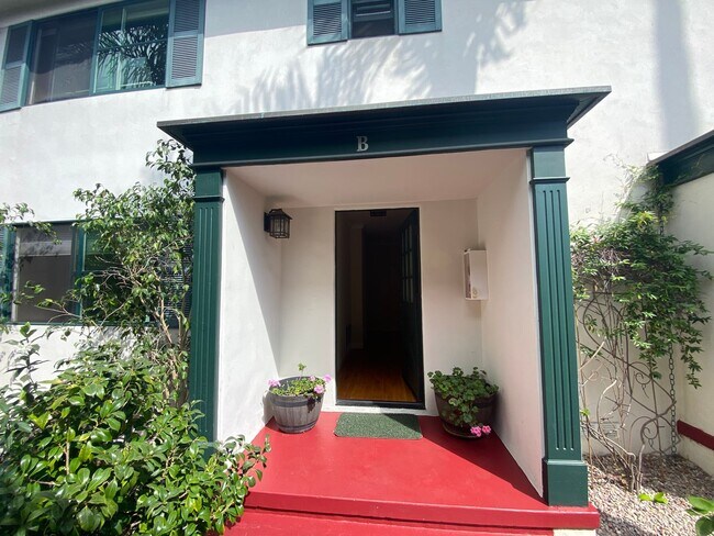 1035 Orilla Del Mar Dr Unidad B