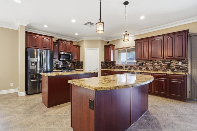 Photo - 16809 W Magnolia St