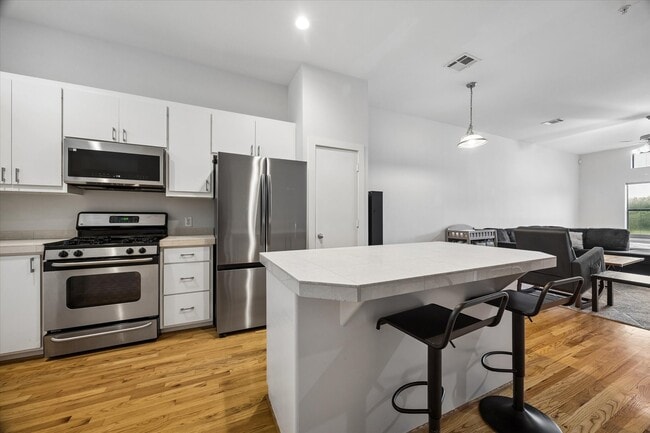 Building Photo - 3501 Link Valley Dr. Unit 301