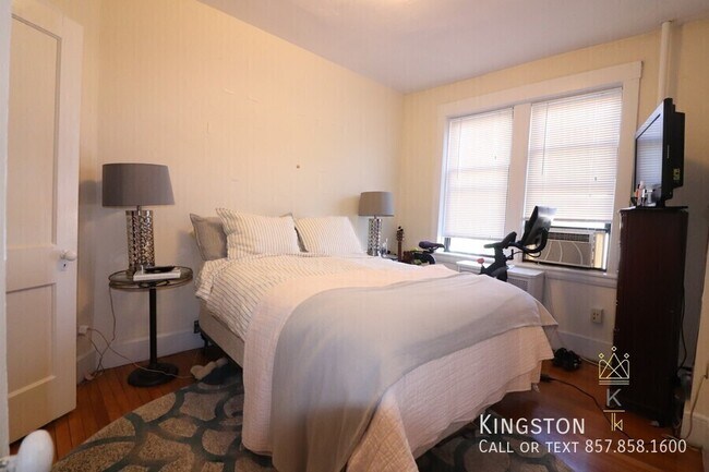 Photo - 126 Babcock St Unidad 8R